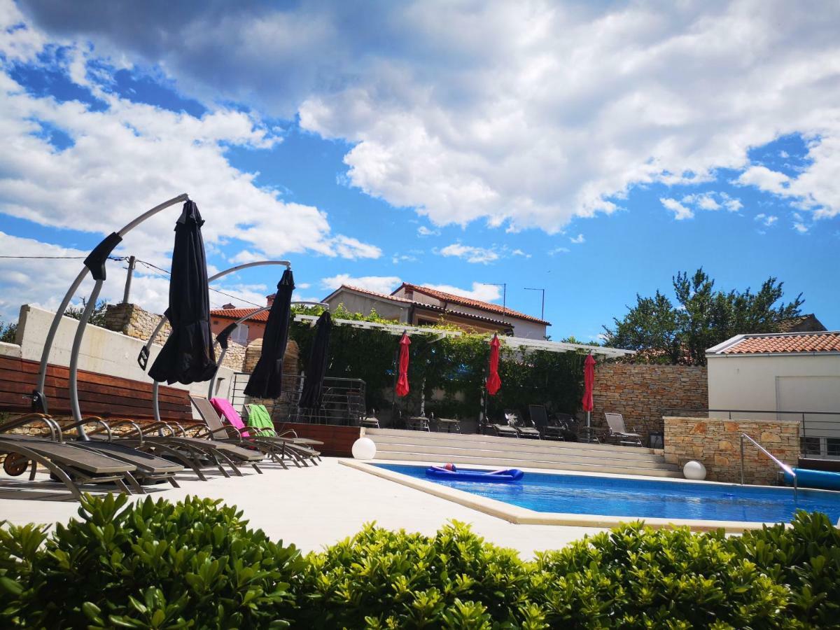 Villa Anja 2Nd Floor Перой Экстерьер фото