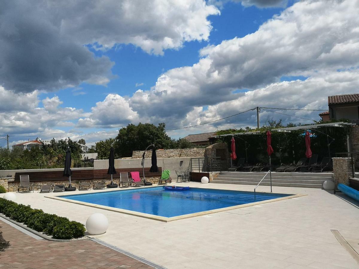 Villa Anja 2Nd Floor Перой Экстерьер фото
